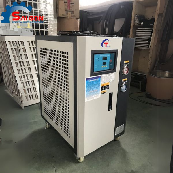 M&aacute;y Chiller l&agrave;m lạnh nước tại TP. Hồ Ch&iacute; Minh